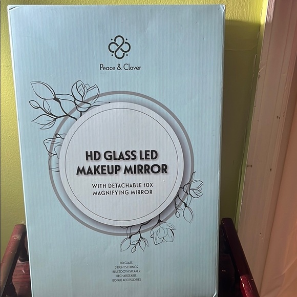 🆕 Peace & Clover HD Glass LED Makeup Mirror - Picture 7 of 13